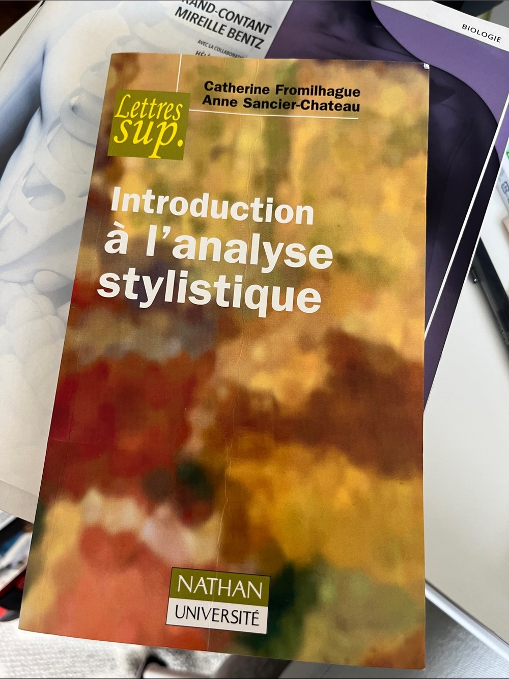 "Introduction à l'analyse stylistique" - Orange/Brown Cover